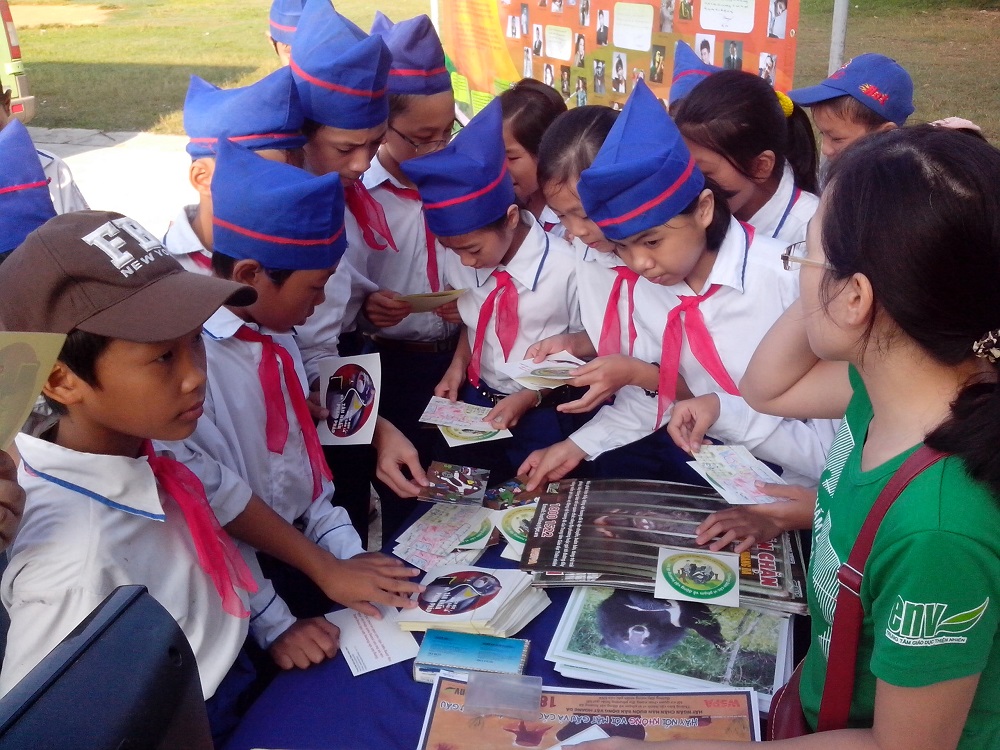 PSYOPS Middle school program in Quynh Hong school Quynh Luu in 16 Sep 2013 ENV-R 13